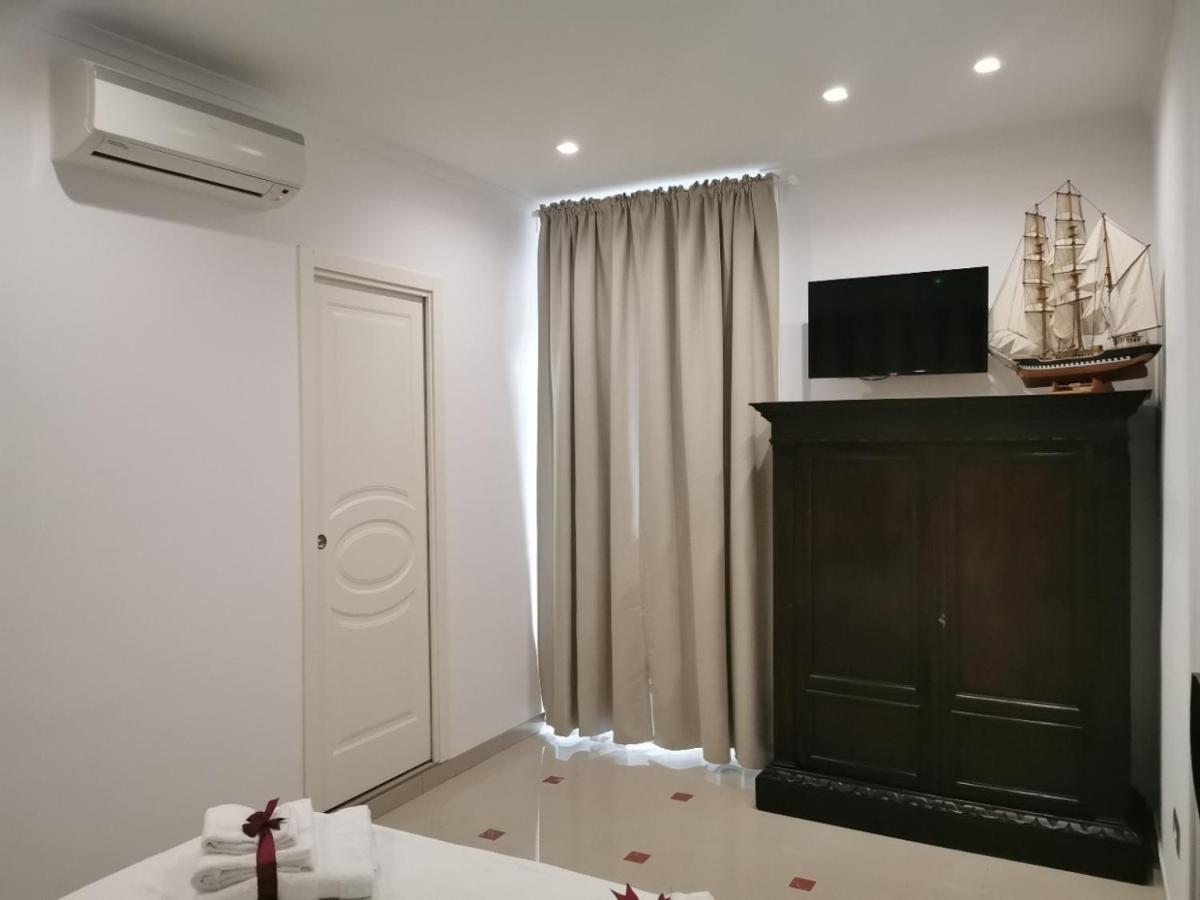 Bed and Breakfast Le Stanze Di Eli E Gio Кастелламмаре-ди-Стабия Экстерьер фото